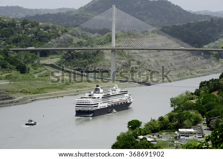Large cruise ship passing under Panama\'s Centennial Bridge, Panama Canal