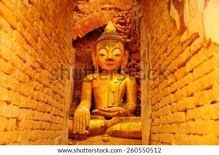 The hidden sacred of Buddha in Shwe intien pagoda ruin in Inle lake with more than thousand of ruin of temple and pagoda here/ The hidden sacred buddha/ Intein Pagoda ruin