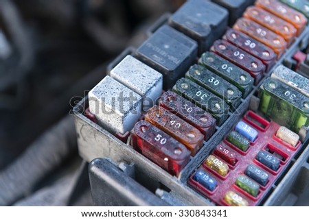 auto garage engine fuse box