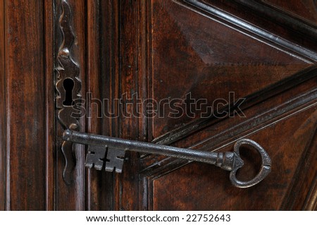old door lock with its key