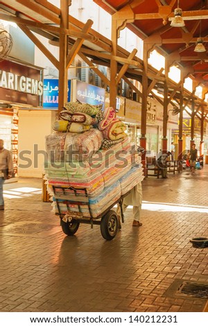 DUBAI, UAE-NOVEMBER 18: Street Market in Dubai Deira on November 18, 2012 in Dubai UAE. Biggest market in Dubai.