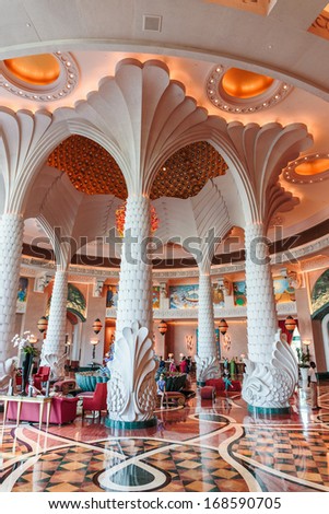 DUBAI, UAE-NOVEMBER 3: Hall of the Atlantis Hotel on November 3, 2013 in Dubai, UAE. The resort consists of two towers linked by a bridge, with a total of 1539 rooms.