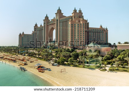 DUBAI, UAE-NOVEMBER 3: View Atlantis Hotel on November 3, 2013 in Dubai, UAE. The resort consists of two towers linked by a bridge, with a total of 1539 rooms.