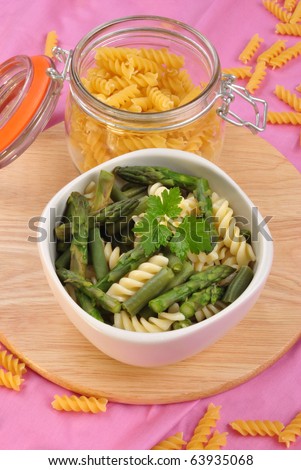 some cold noodle salad with green vegetable