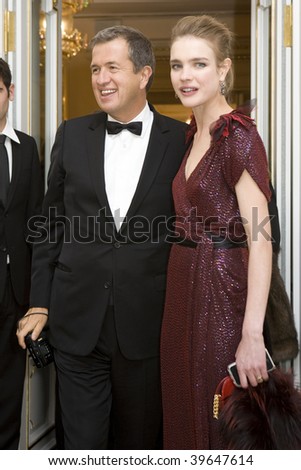 MOSCOW - FEBRUARY 14: Natalia Vodianova, Mario Testino at Love Ball, charity  gala evening  by Eventica in support of  Vodianova\'s Naked Heart Foundation, on February 14, 2008 in Moscow, Russia.
