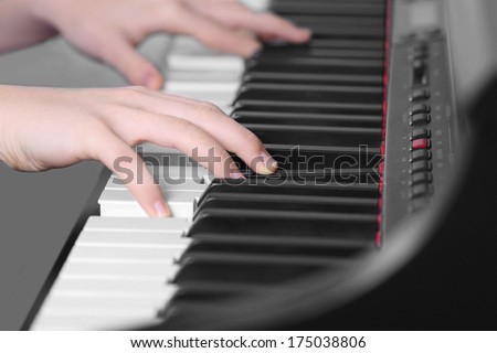 Piano music pianist hand playin