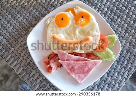 Hello, Morning! Fried Egg with Ham and Bacon for Breakfast.