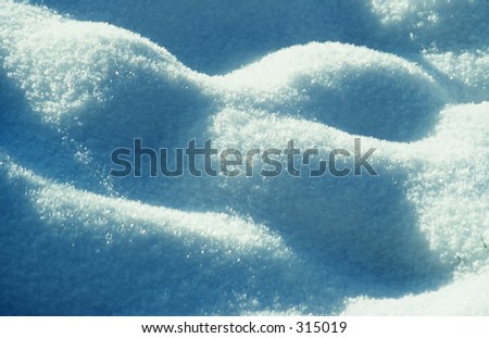 round feminine curves  in the snow