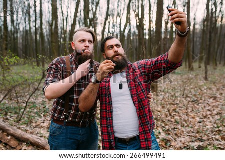 bearded make selfie