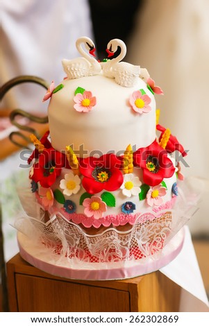 wedding cake for bride and groom in national ukranian traditions
