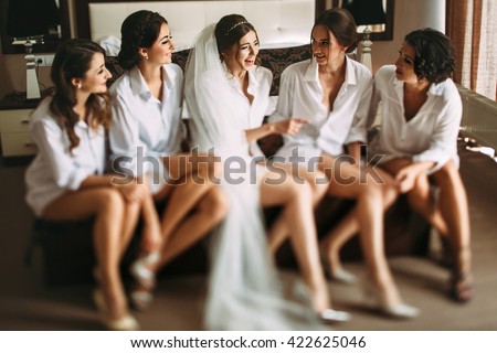 Bride and her friends have a nice conversation