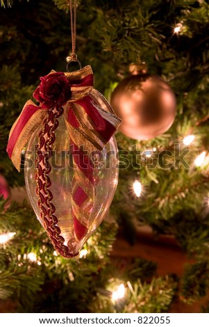 Clear classic ornament with ribbon and lace