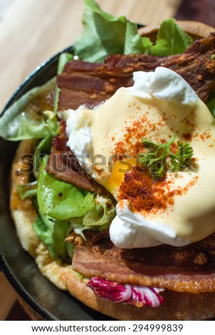 Poached Egg with Hollandaise Sauce