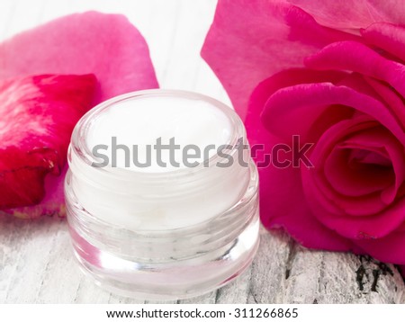 natural facial cream with roses, fresh as roses