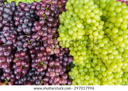 Red wine grapes on the market