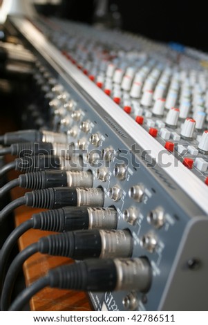 Equipment of sound technician or sound man, connection