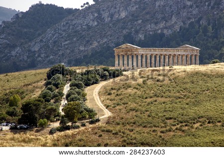 the greek temple of Segesta, sicily, italy