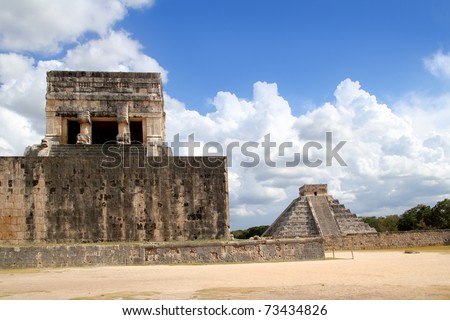 Chichen Itza Jaguar temple and Kukulkan Mayan pyramid Mexico Yucatan