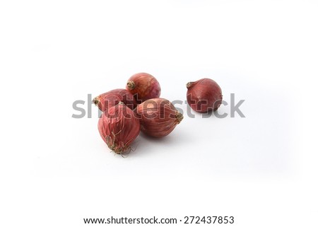 this is are photo Fresh onions . used in traditional or modern cooking . I shot  this photo using white studio.