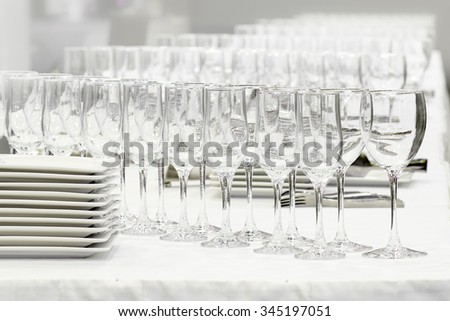 empty glasses on the white table