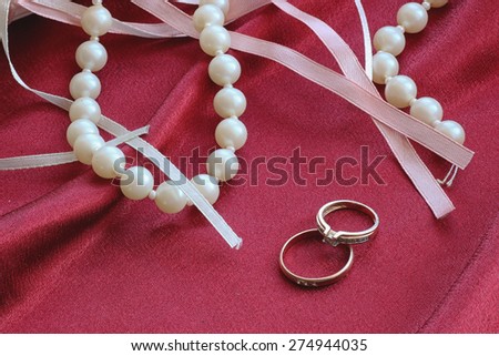 jewelry box on red background Pearl Rose