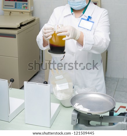 a doctor is going to separate blood plasma after centrifugation