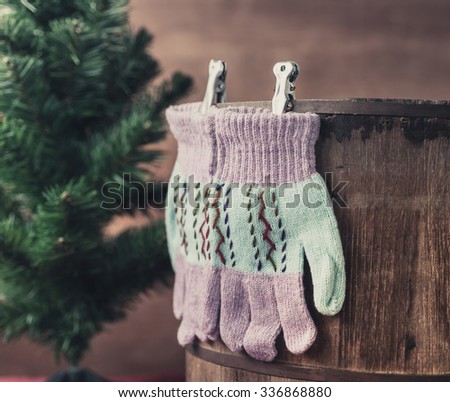 winter gloves vintage tone