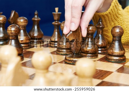 Maneuver the horse in chess game