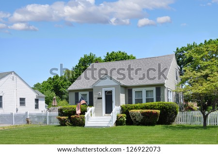 Suburban Cottage House Front Yard Lawn Landscaped