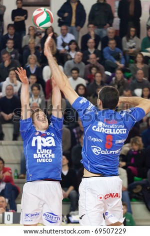 S.GIUSTINO, PERUGIA, ITALY - JANUARY, 2: Volleyball Italian Men\'s A1 League, Finazzi and Steuerwald, RPA S. Giustino vs BCC-Nep Castellana Grotte at PalaKemon on Jan 2 2011, S.Giustino, Italy