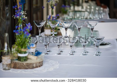 Wedding decoration trends. Hill of glasses