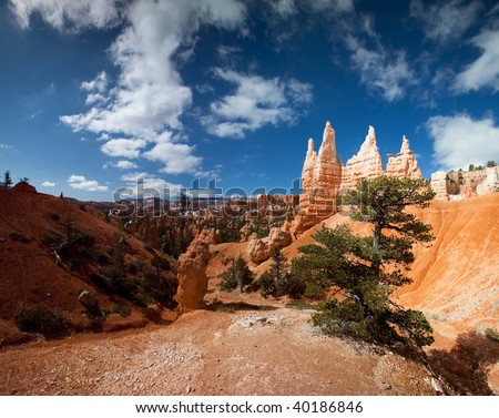 Queen Victoria formation from the Queen\'s Trail in Bryce Canyon.