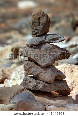 Rock caren marks the Queen\'s Garden trail at Bryce Canyon.