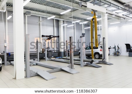 Image of a repair garage Image of a repair garage
