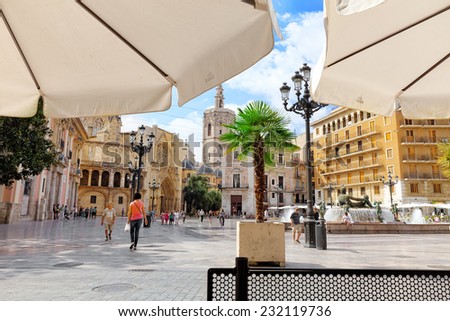 VALENCIA, SPAIN-SEPT 10:Square of Saint Mary\'s and Valencia  Cathedral in old town.September 10,2014.Every year,Valencia(third size population city in Spain)welcomes more than 4 million visitors.