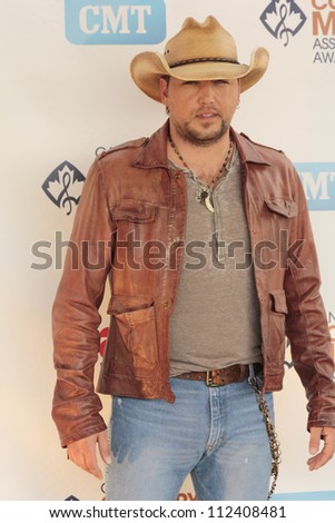 SASKATOON, CANADA - SEPT 9:  Jason Aldean arriving at the 2012 Canadian Country Music Association Awards at Credit Union Centre on September 9, 2012 in Saskatoon, Canada