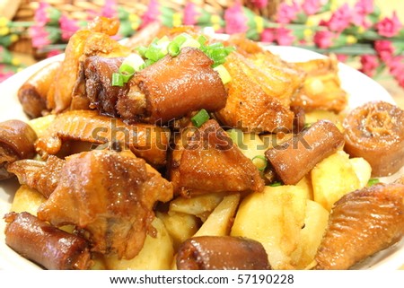 Chinese food,the main raw material is the chicken, cabbage, flour.