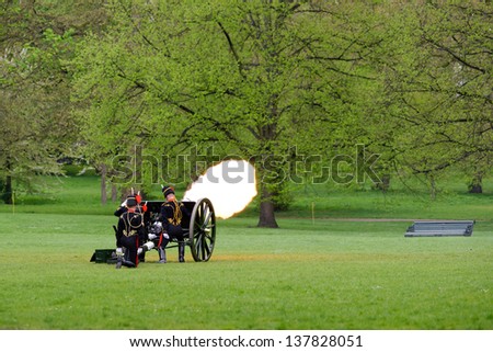 LONDON - UK, MAY 08: The King\'s Troop in Green Park are firing gun salutes for the State Opening of Parliament on May 8, 2013 in London.