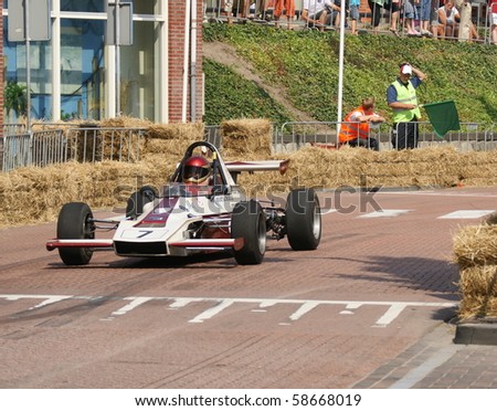 MIDDELHARNIS - AUGUST 6: The Grand Prix of Middelharnis shows kart racing through the streets on august 6 , 2010 in Middelharnis, Netherland