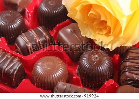 Valentine - Roses - Candy - Gifts