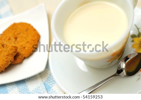 Beverage with cookies for breakfast. Concepts such as food and beverage, diet and nutrition, and healthy lifestyle.
