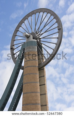 monument of the head gear