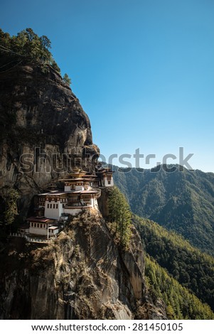 Tiger\'s nest monastery,one of the most beautiful temple in the world.\
The most sacred place in Bhutan is located on the 3,000-foot high cliff of Paro valley, Bhutan