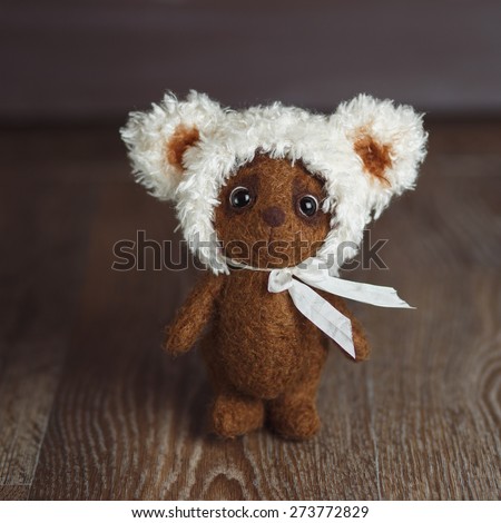Brown artist Teddy bear with white hat