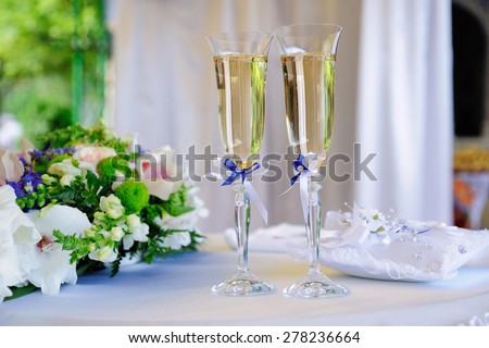 wedding glasses with sparkling wine