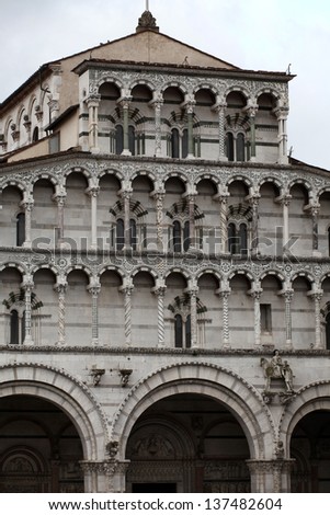 Lucca - view of St Martin\'s Cathedral facade