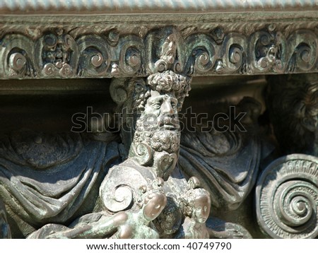 Ornamental bronze well-head - Doge\'s Palace - Venice