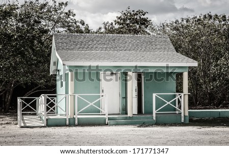 Small structure in the Caribbean with a fade to black affect
