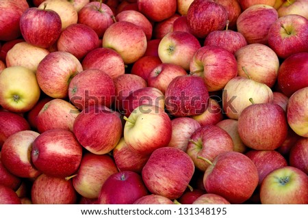 apples at a street sale