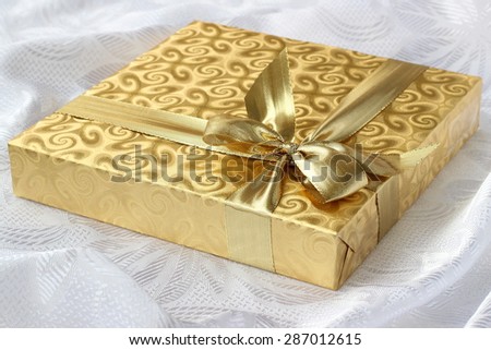 Gift package for jewelry, gold